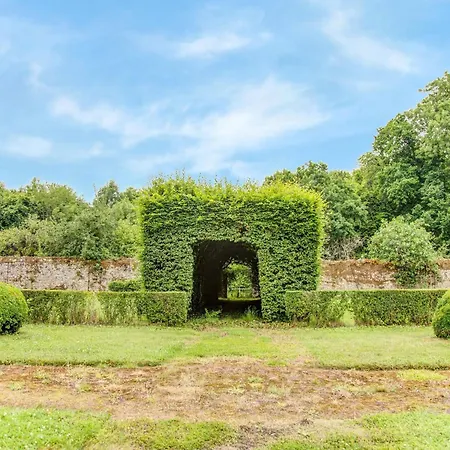 Elegant Normandy Escape, Cleaning Included Feriehus *