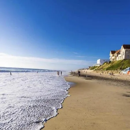 Elegant Normandy Escape, Cleaning Included Feriehus